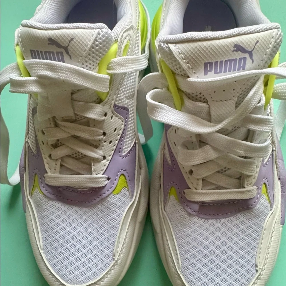 Puma SoftFoam+ Sneakers Women’s/Girls 4.5 White‎ Purple Neon 389685-02